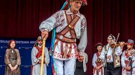 Cel mai vârstnic călușar din țară a murit la 83 de ani: „Dumnezeu sa-l ierte și să-l odihnească în Împărăția Sa pe nea Petre”