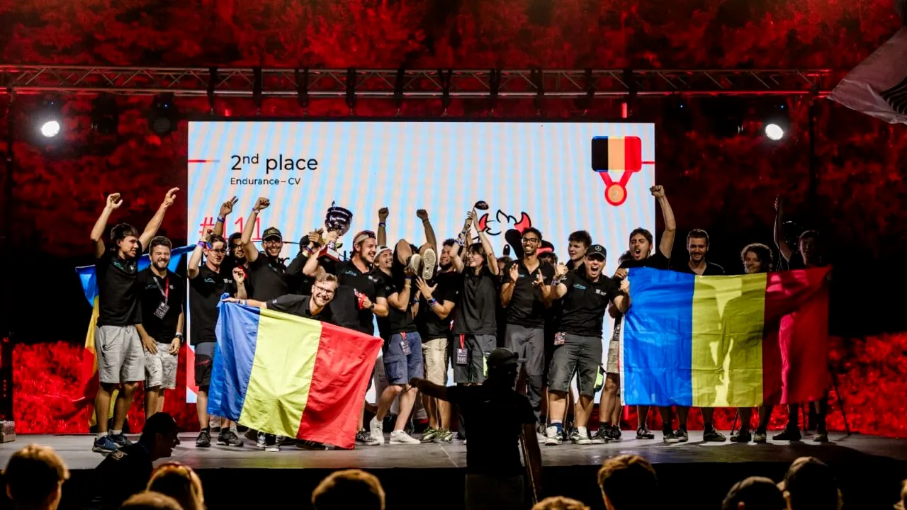 Studenții din Brașov, campioni europeni la Formula Student cu o mașină de curse construită de ei. Coordonatorul echipei explică, în exclusivitate pentru Gândul, cum a fost posibilă performanța
