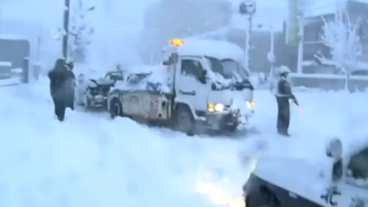 Cel puțin 11 morți și sute de locuitori izolați în Japonia, din cauza furtunilor de zăpadă