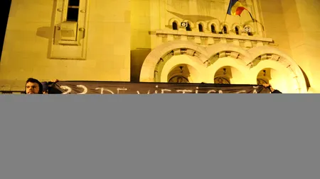 SALVEAZĂ VIAȚA #COLECTIV. Tragedia care a schimbat România. Ei sunt cei pe care STRADA NU TREBUIE SĂ-I UITE