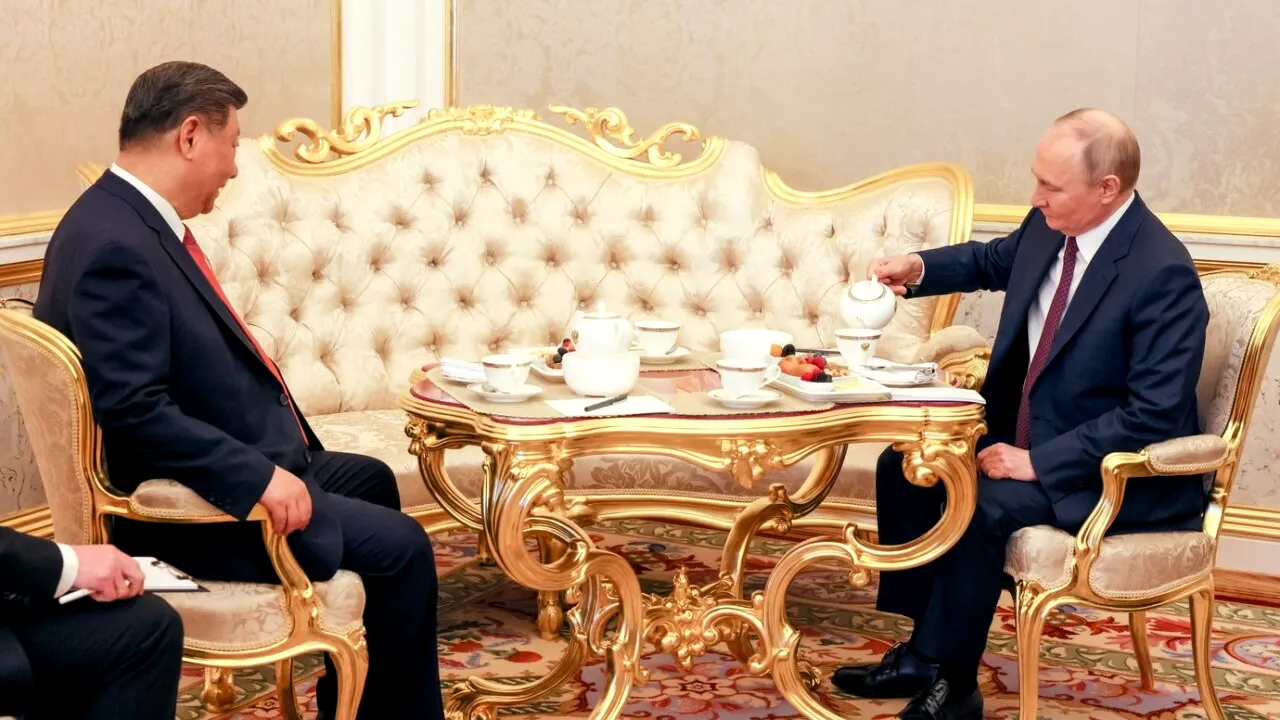 La Moscova, Xi Jinping i-a spus lui Vladimir Putin că speră la un acord de pace „echitabil” privind UCRAINA