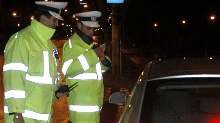 Imagini spectaculoase. O mașină a zburat 10 metri peste un sens giratoriu. Ce s-a întâmplat cu șoferul 