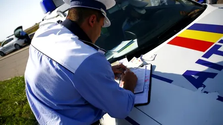 Cum a încercat un șofer să scape de o amendă. Polițiștilor nu le-a venit să creadă