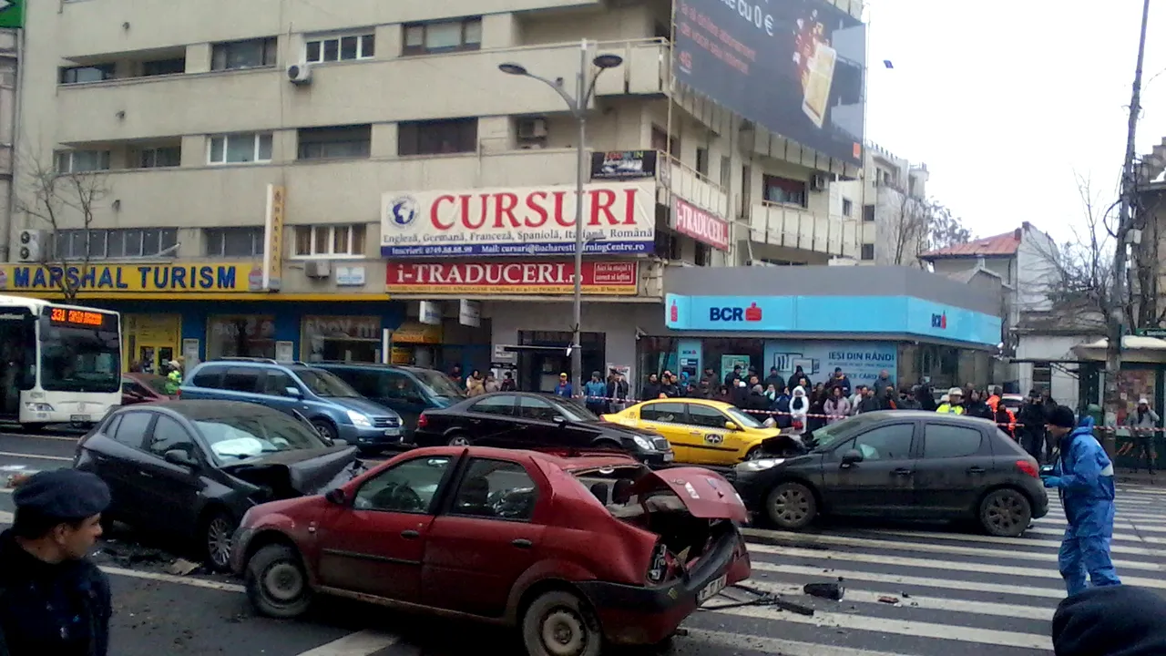 Accident grav în centrul Capitalei. Doi morți și șase răniți