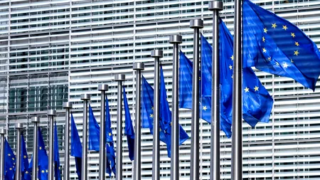 UE continuă consultările comerciale cu Statele Unite, dar amenință cu RIPOSTE la taxele lui Trump