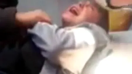 Anchetă la Sibiu în urma unor imagini cu o femeie care își pălmuiește copilul la dentist. VIDEO