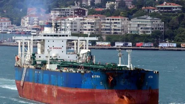 Trei petroliere au fost atacate de drone necunoscute în Marea Neagră. Nu s-au raportat victime