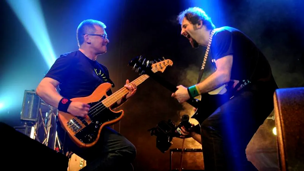 Mihai Răzvan Ungureanu, în concert cu Bere Gratis