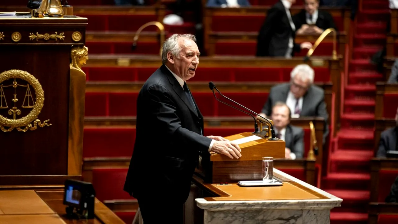 Bugetul în FRANȚA: François Bayrou reușește să evite o nouă moțiune de cenzură