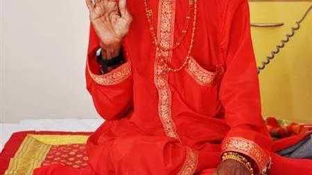 MISTER. Un yoghin indian a uluit medicii susținând că a fost binecuvântat de o zeiță pentru a nu se hrăni în ultimele opt decenii