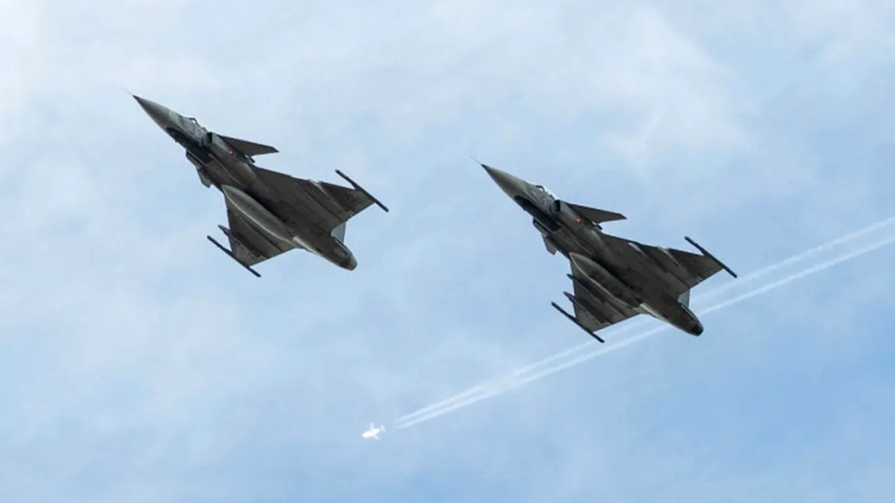 Alertă în Ungaria după ce un bărbat beat a furat un avion și s-a îndreptat către centrala nucleară de la Paks. Cum s-a terminat toată povestea