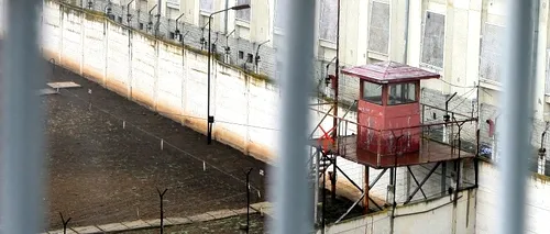 Un deținut a fost găsit spânzurat de gratiile unei toalete din Penitenciarul Craiova