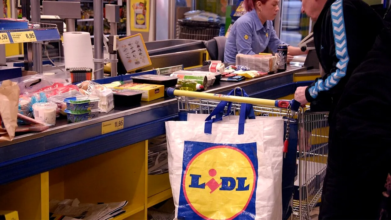 Câți lei primește salariu un casier LIDL din București. Suma este impresionantă!