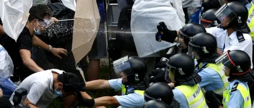 Incidente violente la Hong Kong. Manifestanții pro-democrație au fost îndepărtați cu gaze lacrimogene: cel puțin 4 persoane rănite și 60 arestate