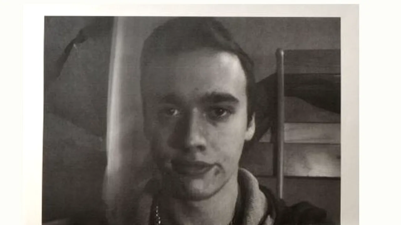 Un adolescent s-a apucat să înjunghie femei pe stradă