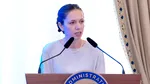 Prima Doamnă a României prezintă cheia unei relații „perfecte” între părinți și copii: „De foarte multe ori, vulnerabilitatea începe exact acolo”. „Și părinții au nevoie de sprijin”