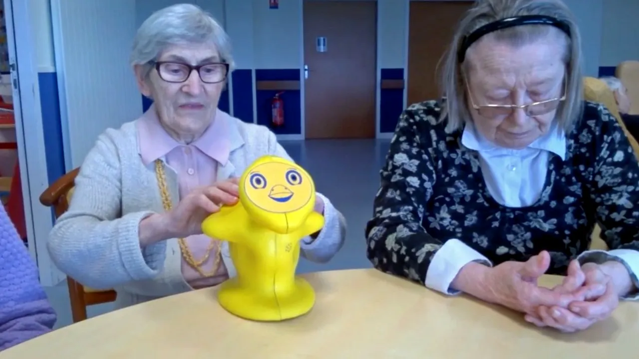 Cititul, sportul și socializarea te ajută să scapi de DEMENȚĂ la bătrânețe