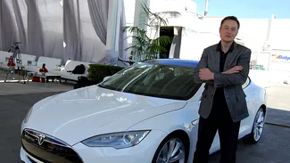 CRIPTOMONEDE. Cum argumentează Elon Musk decizia de a sista vânzările Tesla pe bitcoin. Piața internațională a monedelor virtuale continuă să crească