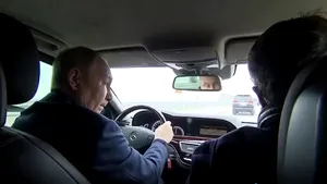 VIDEO | Vladimir Putin a mers în Ucraina ocupată. „Țarul” Rusiei, filmat într-o inspecție a podului peste Strâmtoarea Kerci