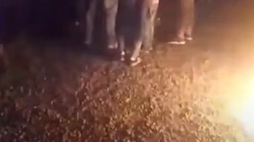 VIDEO. Petrecere în stradă și cauciuri arse, live pe Facebook în noaptea de Înviere. Petrecăreții s-au ales cu amendă
