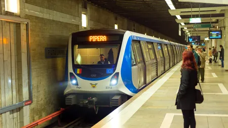 Panică la metrou. O bucată de ciment a căzut pe peronul stației Piața Victoriei. Mai mulți călători au fost răniți