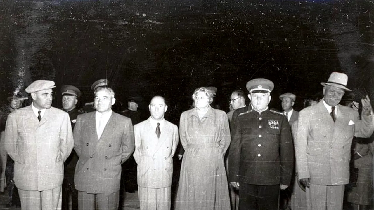 Cine a adus comunismul în România