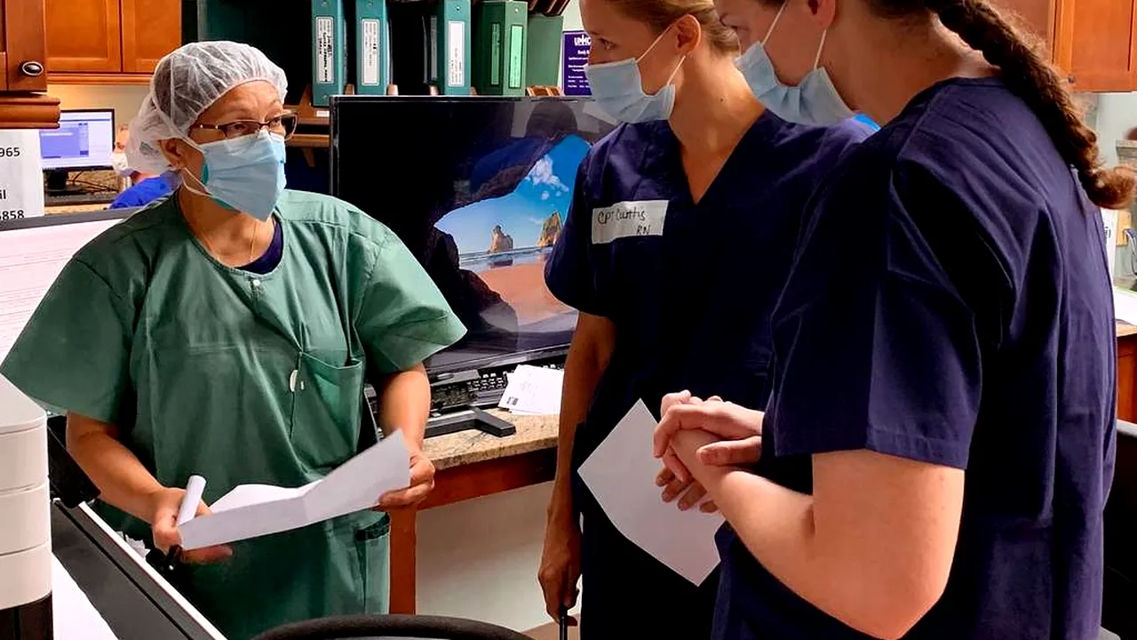 Asistentă medicală din Galați, prinsă furând de la colegi și pacienți BANI, carduri și tichete de vacanță