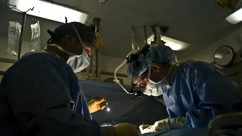 Bătrân din Austria, mutilat de medici. I-au amputat piciorul greșit și au descoperit eroarea după trei zile: „Greșeală tragică”