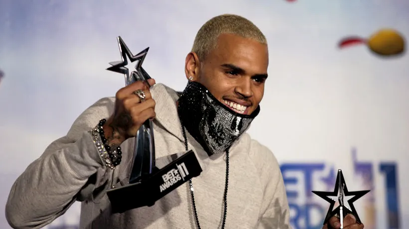 Chris Brown, testat pozitiv cu marijuana, în timp ce se află în regim de libertate condiționată