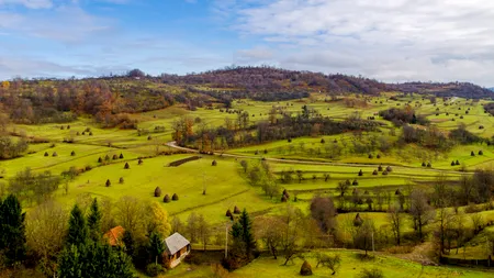 Locul de poveste din România unde tradițiile s-au păstrat. Turiștii rămân uimiți de peisajele de basm