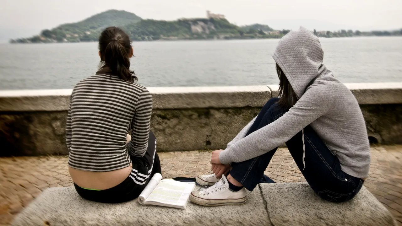 Nici nu sunt angajați, nici nu merg la școală. Raport îngrijorător care-i vizează pe 20% din tinerii cu vârste cuprinse între 20 și 34 de ani

