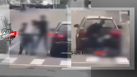 VIDEO | Trei FEMEI și dragostea pentru același bărbat, motiv de bătaie pe stradă, chiar în fața secției de Poliție