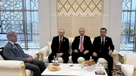 Momentul în care prim-ministrul pakistanez își pierde răbdarea: Shehbaz Sharif intră peste Putin și Erdogan