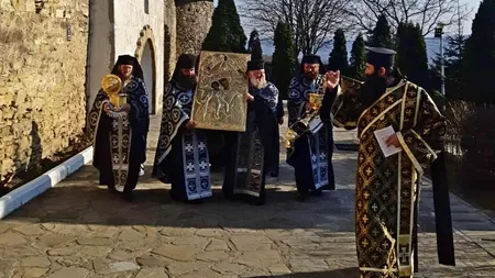 S-A AFLAT! Ce sumă a donat Patriarhia Română în lupta împotriva noului coronavirus FOTO