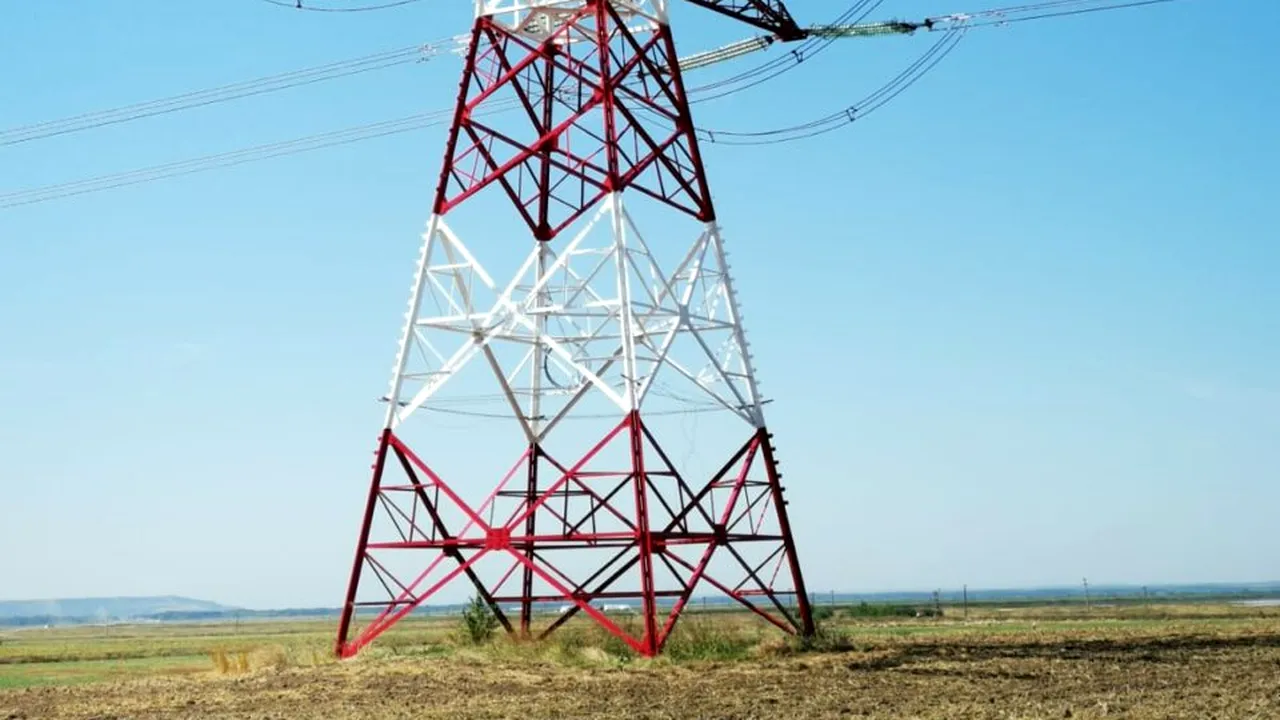 Transelectrica pregătește REȚEAUA electrică de transport pentru iarnă. Valoarea lucrărilor de mentenanță pentru 2024 a ajuns la 127 de milioane de lei