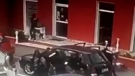 INFRACȚIUNI. Patru tâlhari au fost surprinși „la muncă” de polițiști. Intervenția în forță a mascaților