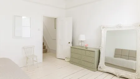 Locurile din casă în care nu trebuie să pui NICIODATĂ o oglindă. Atrage ghinionul în viața ta