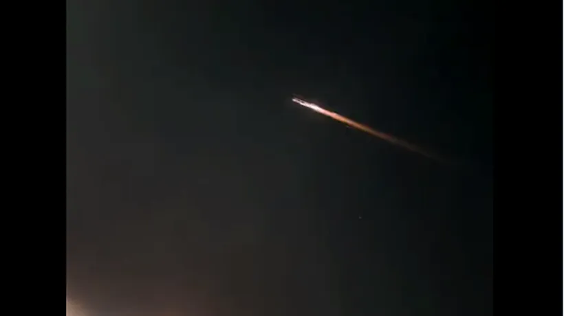 „OZN, meteorit sau extratereștri?”. O minge de foc care a iluminat cerul oraşului Melbourne din Australia a creat isterie în mediul online (VIDEO)