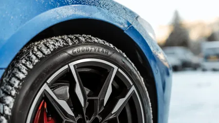 Goodyear intră în sezonul rece cu o veste excelentă: UltraGrip Performance 3 a fost desemnată cea mai performantă anvelopă de iarnă în testele ADAC