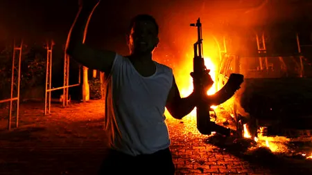 Noi probleme pentru Hillary Clinton: a fost dată în judecată