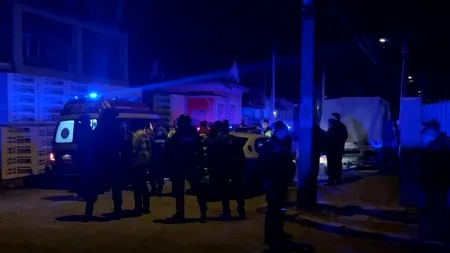 VIDEO | Scandal pe o stradă din Craiova. Doi tineri au ajuns la spital, iar o mașină a fost avariată