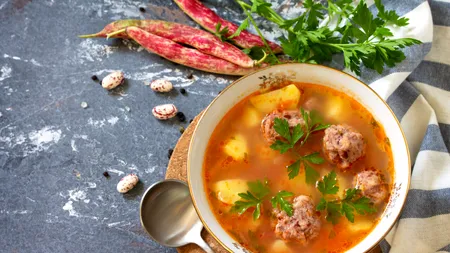 Ciorbă la 10 de lei pe Litoral în plin sezon. Unde se petrece minunea și care sunt motivele