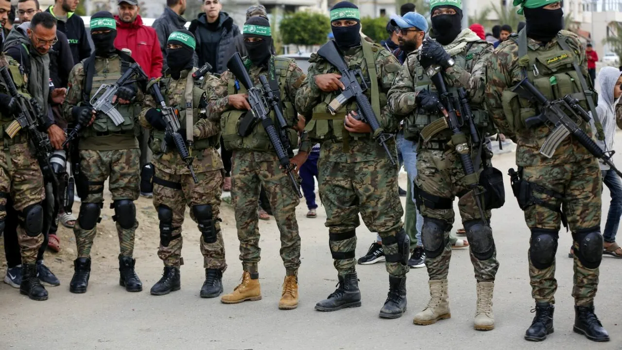 Pacea n-a durat decât o seară. Hamas preia rapid controlul total în GAZA după acordul de încetare a focului