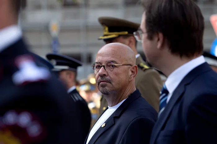 Piedone spune că denunțătorul în noul dosar este fostul primar Daniel Florea. „În căldurile lui, crezându-se tot în campanie, a făcut aceste denunțuri”