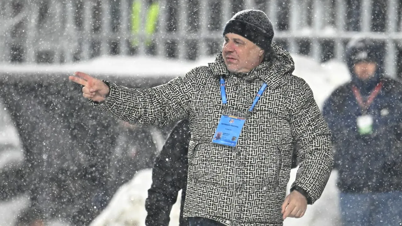 Rapid - FC Botoșani 1-0, în Superliga. Fanii au aruncat cu BULGĂRI în Marius Șumudică. Antrenorul amenință: „O să vedeţi care este decizia mea”