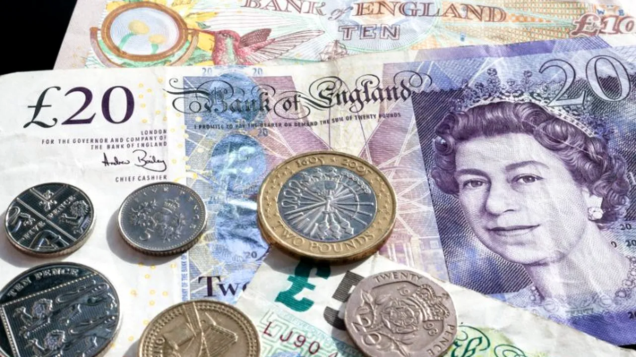 LEUL își revine. Noul raport valutar cu Lira sterlină. Prețul aurului