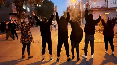 Prima condamnare la moarte în Iran pentru participarea la protestele cauzate de moartea tinerei Mahsa Amini