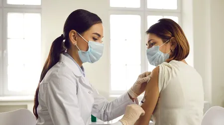 Campania de vaccinare anti-COVID-19. Aproape 100.000 de persoane imunizate în ultimele 24 de ore