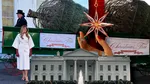 Casa Albă intră în febra pregătirilor de Crăciun. Melania Trump a primit bradul de sărbătoare