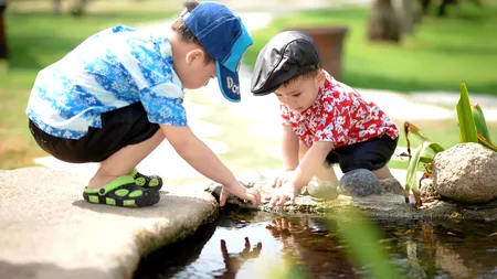 Un copil de 9 ani din Suceava a ajuns la spital după ce a imitat un experiment urmărit pe YouTube